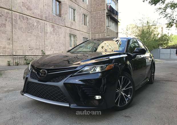 Toyota Camry 2018 — լուսանկար 11