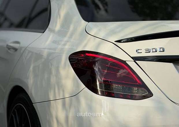 Mercedes-Benz C 300 2016 — photo 4