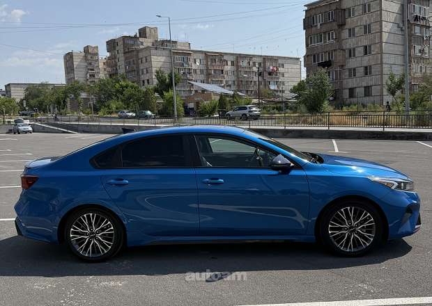 Kia Forte 2023 — լուսանկար 8