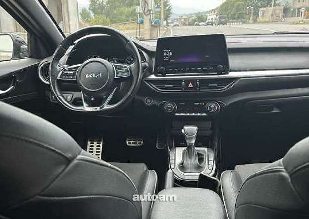 Kia Forte 2022 — լուսանկար 8