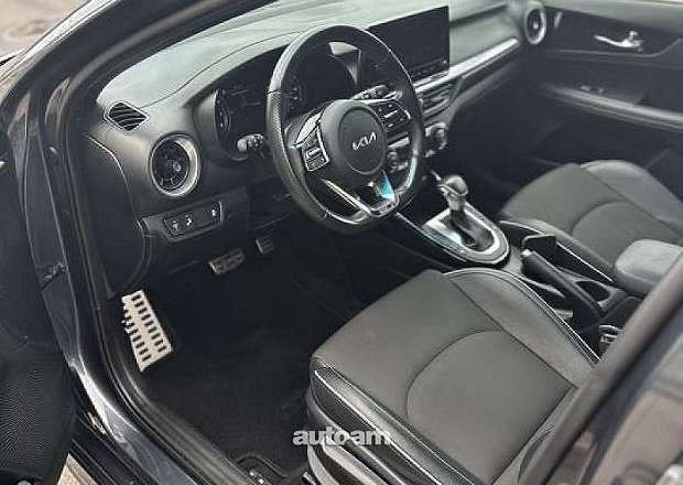 Kia Forte 2022 — լուսանկար 10