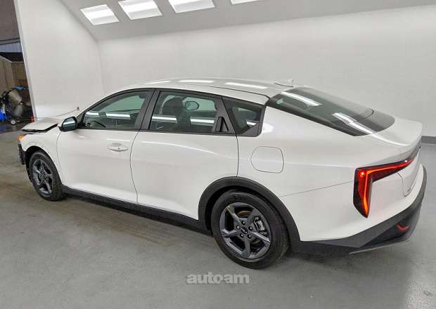 Kia K4