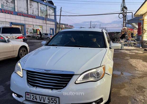 Chrysler 200