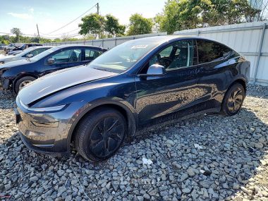 Tesla Model Y  2025 