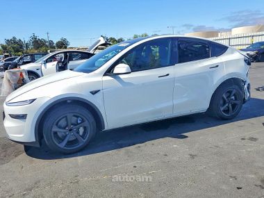 Tesla Model Y  2026 