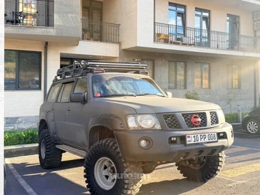 Nissan Patrol, 2000