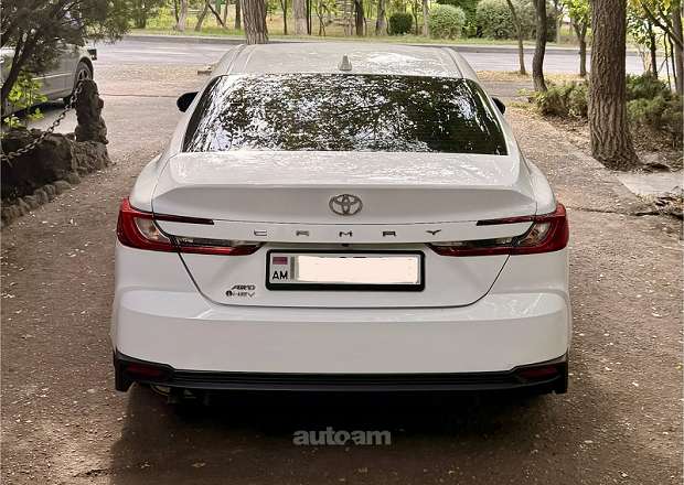 Toyota Camry 2025 — լուսանկար 4