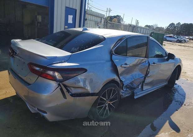 Toyota Camry 2021 — լուսանկար 9