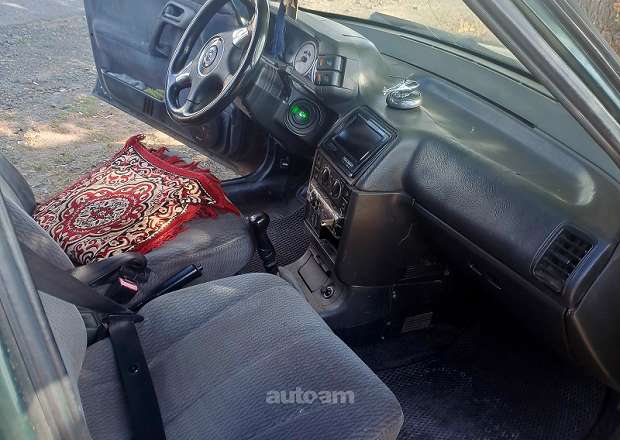 VAZ (Lada) 2112 2004 — լուսանկար 6