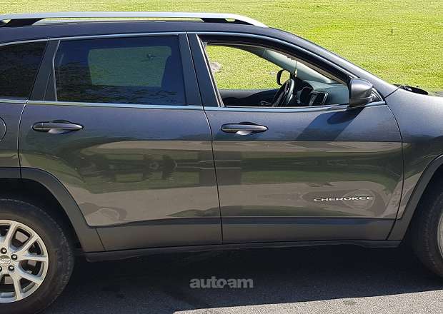 Jeep Cherokee 2015 — photo 4