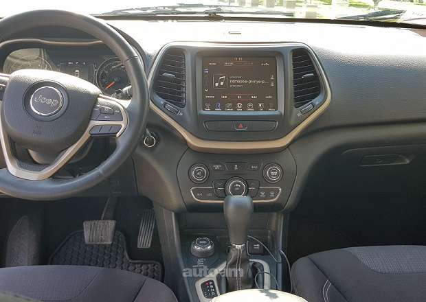Jeep Cherokee 2015 — photo 8