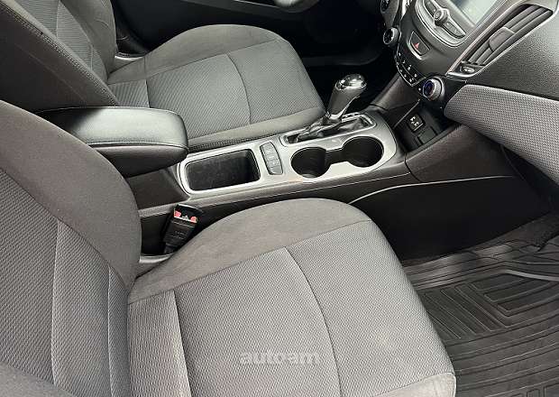 Chevrolet Cruze 2019 — լուսանկար 11