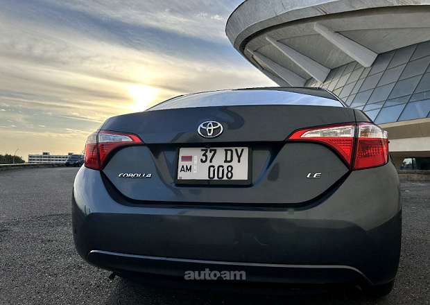 Toyota Corolla 2015 — фото 2