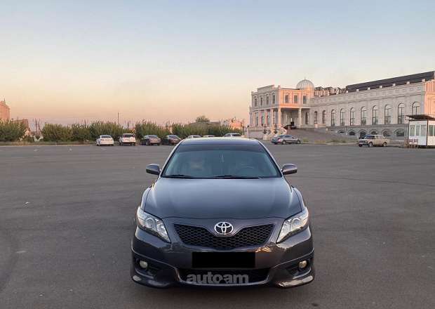 Toyota Camry 2010 — photo 6