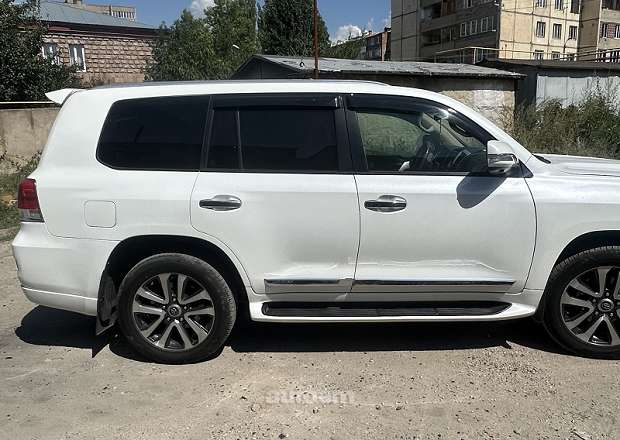 Toyota Land Cruiser 200 2012 — լուսանկար 3