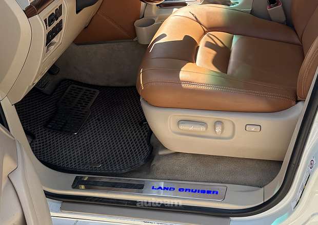 Toyota Land Cruiser 200 2012 — լուսանկար 13
