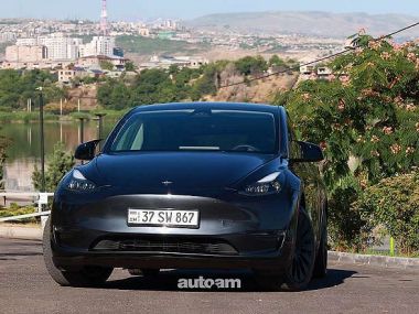 Tesla Model Y  2024 