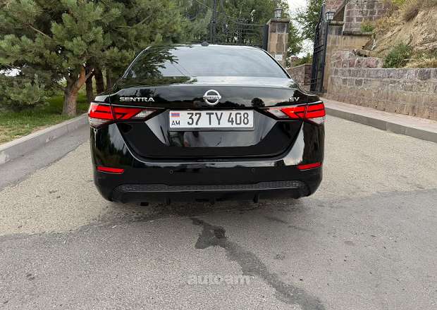 Nissan Sentra 2023 — լուսանկար 5