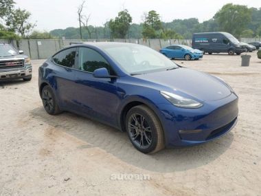 Tesla Model Y  2024 