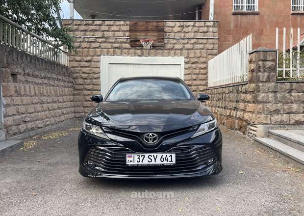 Toyota Camry 2021 — լուսանկար 2