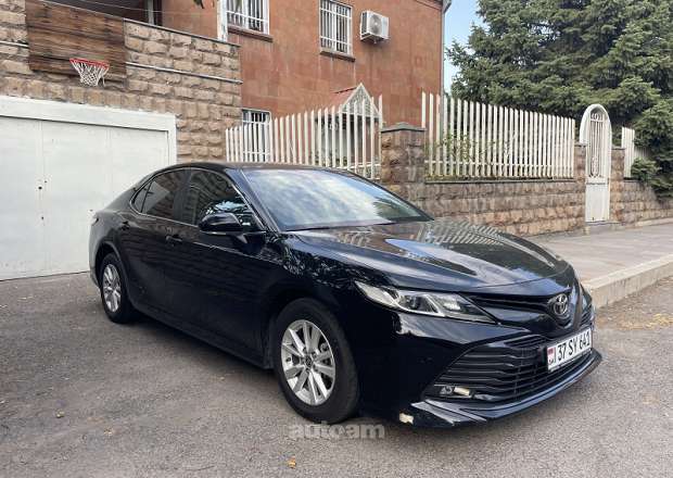 Toyota Camry 2021 — լուսանկար 3