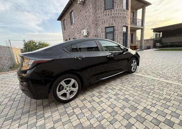 Chevrolet Volt 2016 — фото 13