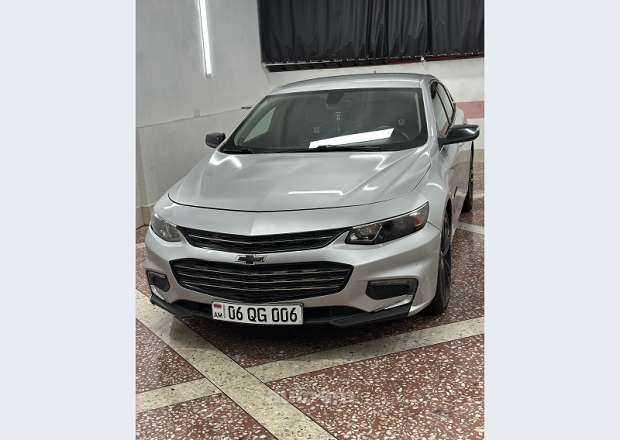 Chevrolet Malibu 2018 — photo 1