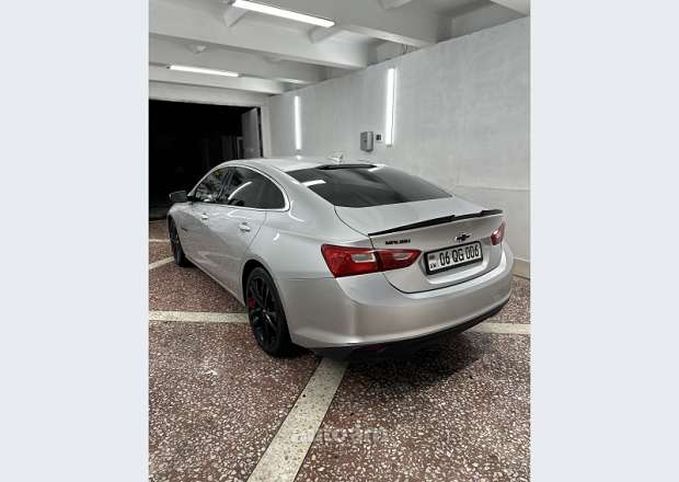 Chevrolet Malibu 2018 — photo 3