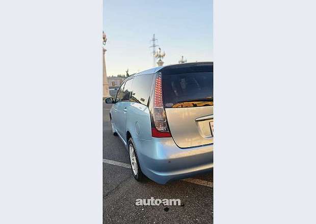 Mitsubishi Grandis 2003 — photo 5