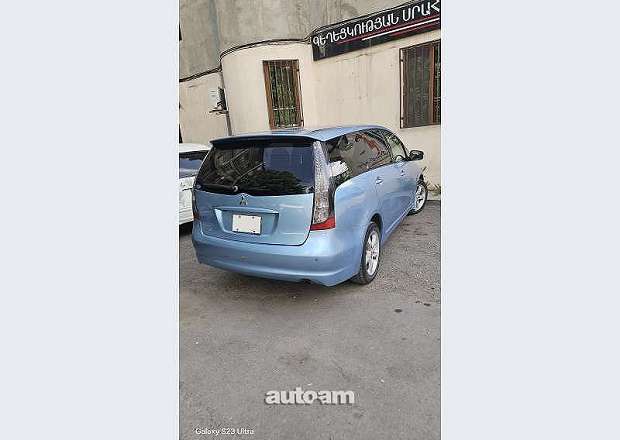 Mitsubishi Grandis 2003 — photo 2
