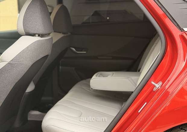 Hyundai Elantra 2021 — фото 12