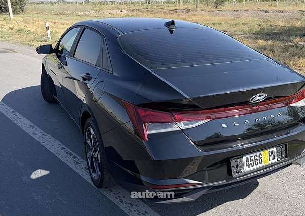 Hyundai Elantra 2023 — լուսանկար 3