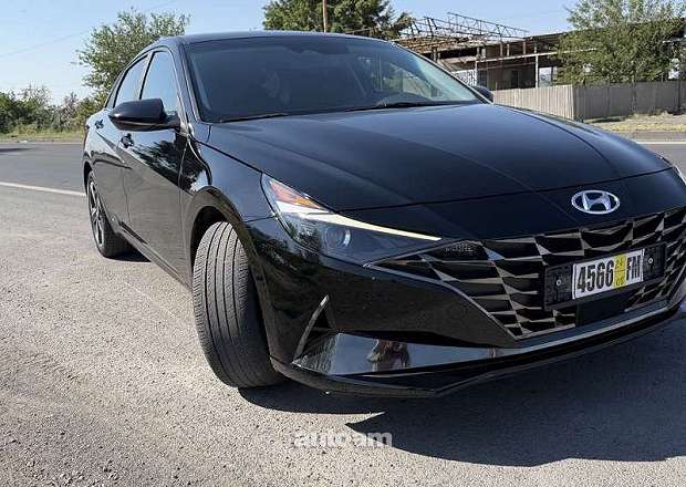 Hyundai Elantra 2023 — լուսանկար 2