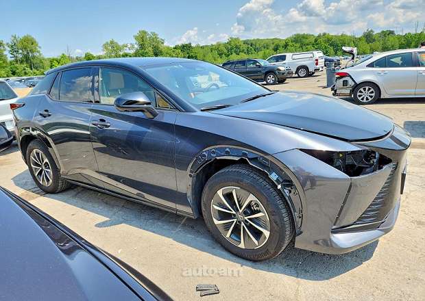 Lexus RZ 450e