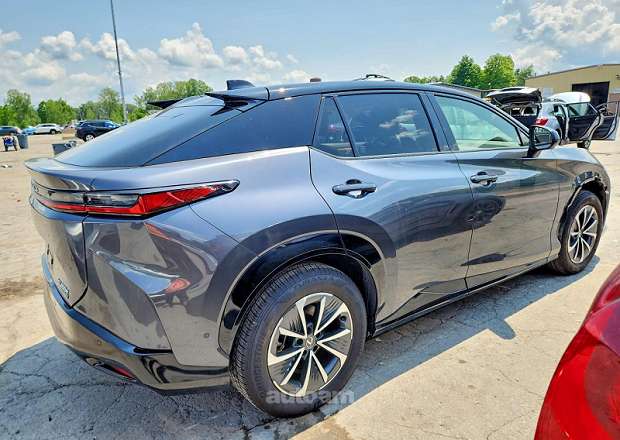 Lexus RZ 450e
