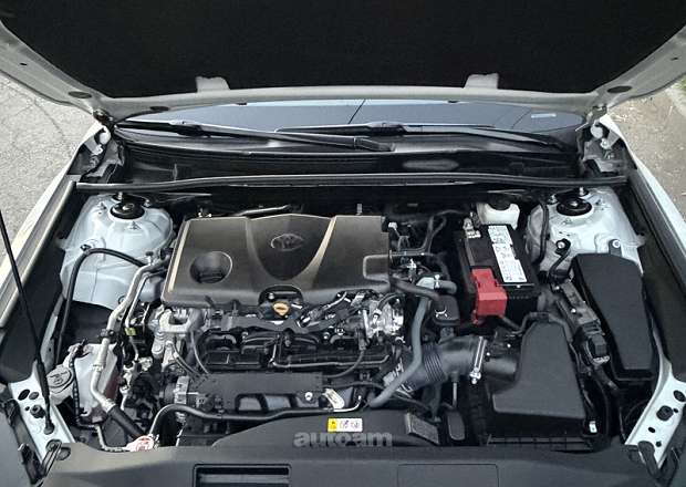 Toyota Camry 2022 — լուսանկար 10