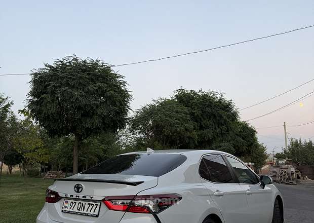 Toyota Camry 2022 — լուսանկար 4