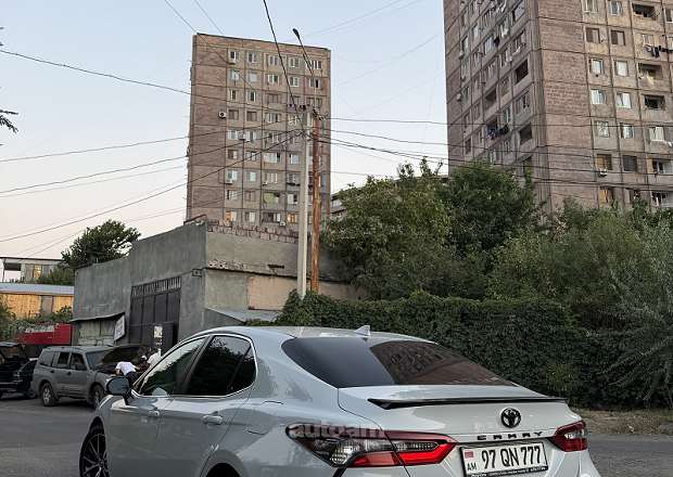 Toyota Camry 2022 — լուսանկար 5