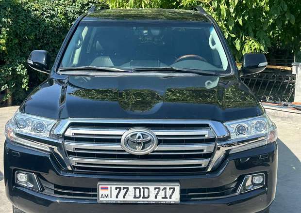 Toyota Land Cruiser 200