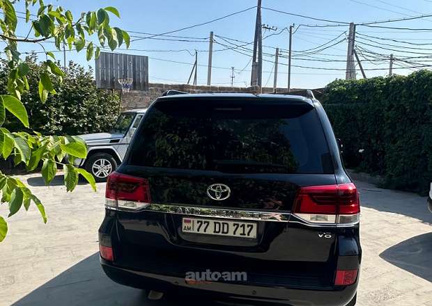 Toyota Land Cruiser 200