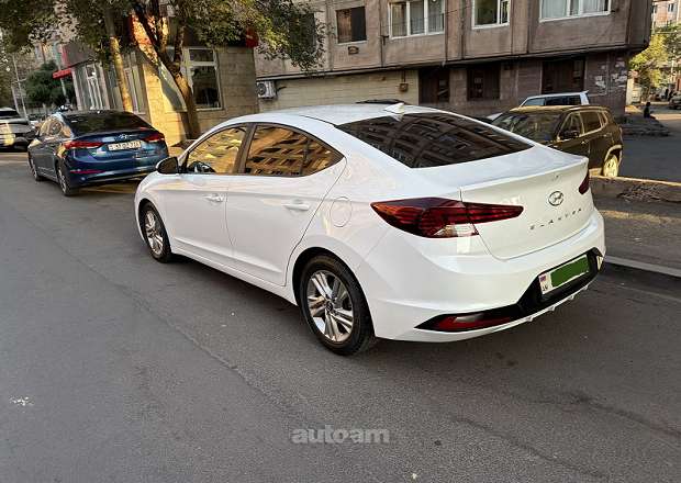 Hyundai Elantra