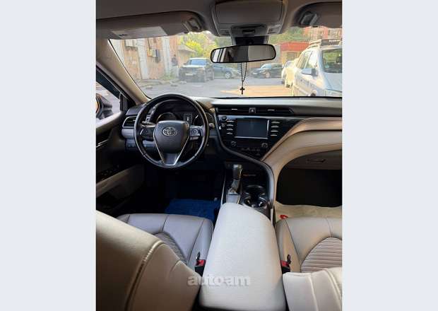 Toyota Camry 2019 — լուսանկար 5