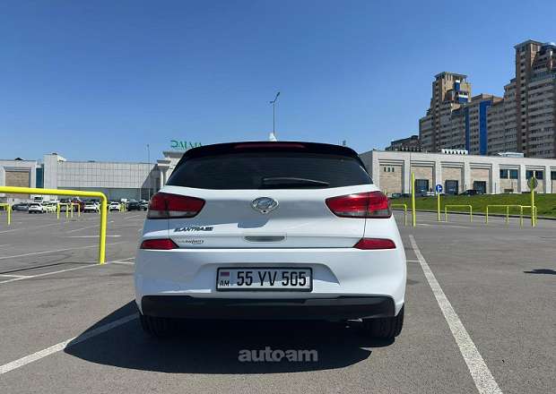 Hyundai Elantra 2018 — լուսանկար 5