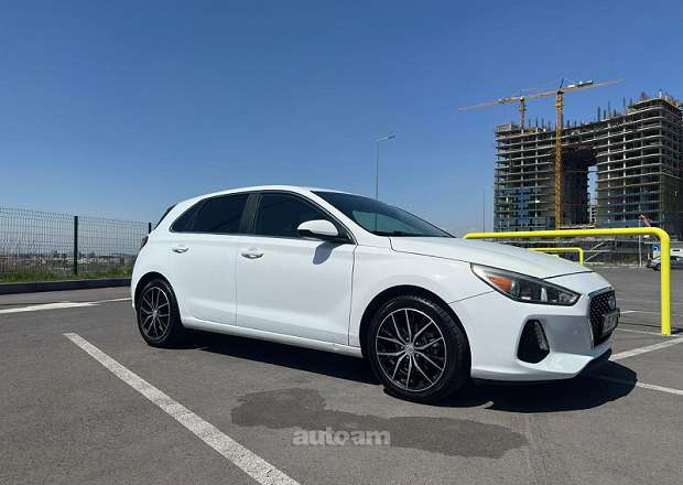 Hyundai Elantra 2018 — լուսանկար 1