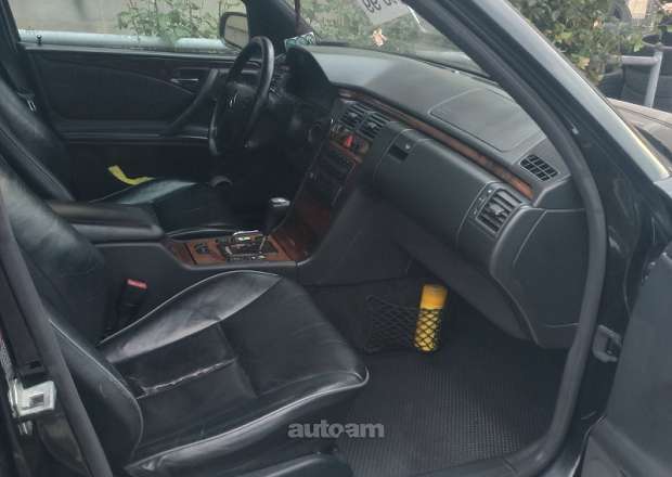 Mercedes-Benz E 320 2001 — լուսանկար 7