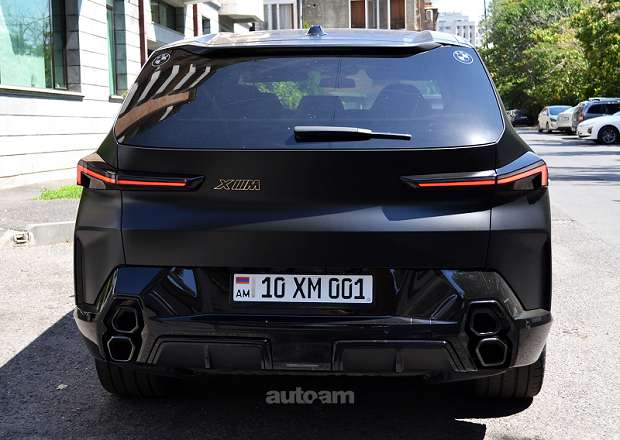 BMW XM 2023 — фото 14