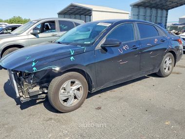 Hyundai Elantra  2024 