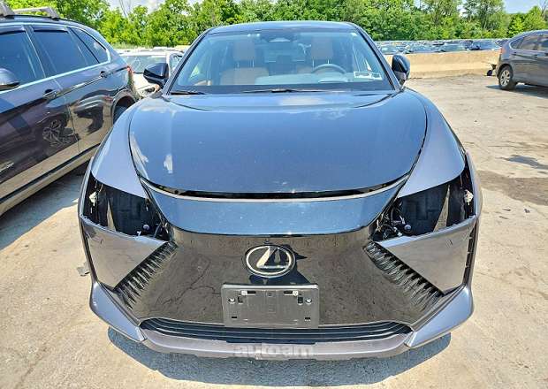 Lexus RZ 450e