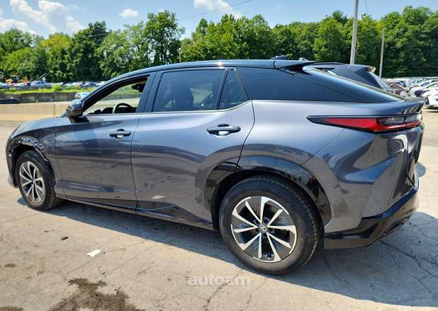 Lexus RZ 450e