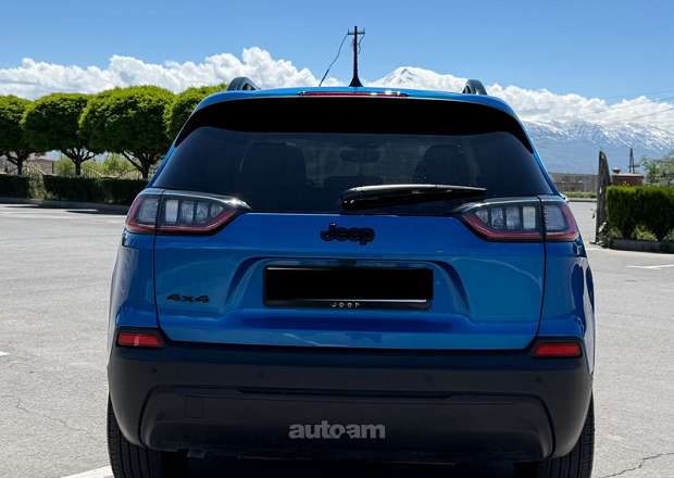 Jeep Cherokee 2023 — լուսանկար 3